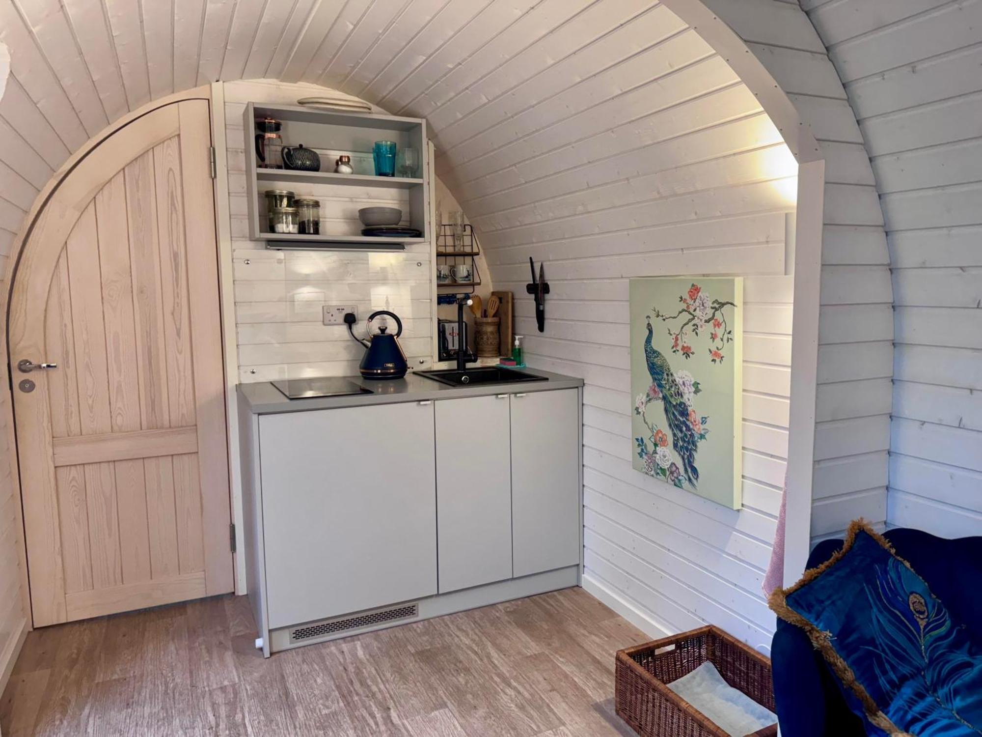 Luxury Woodland Lodge Retreat At Culdees Castle Крийф Екстериор снимка